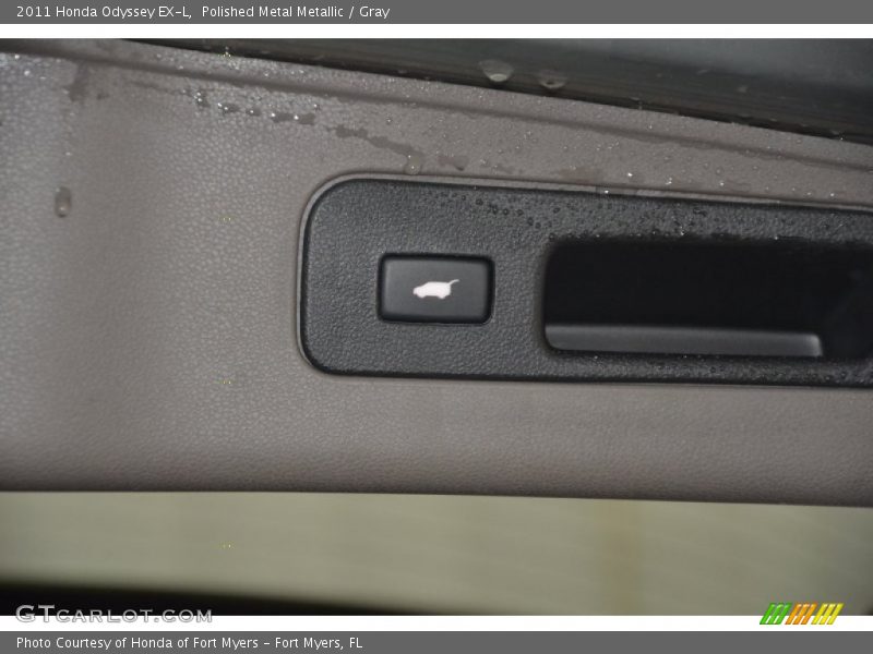 Polished Metal Metallic / Gray 2011 Honda Odyssey EX-L