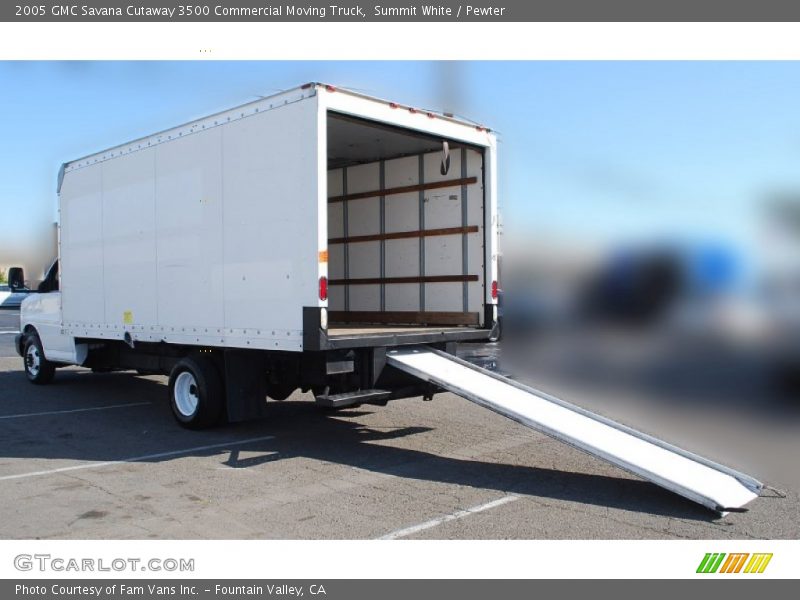 Summit White / Pewter 2005 GMC Savana Cutaway 3500 Commercial Moving Truck