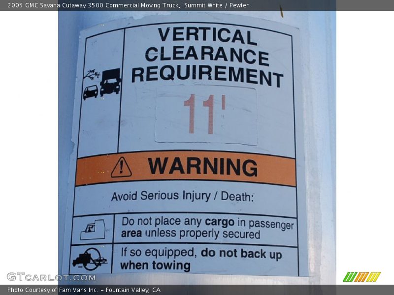 Summit White / Pewter 2005 GMC Savana Cutaway 3500 Commercial Moving Truck