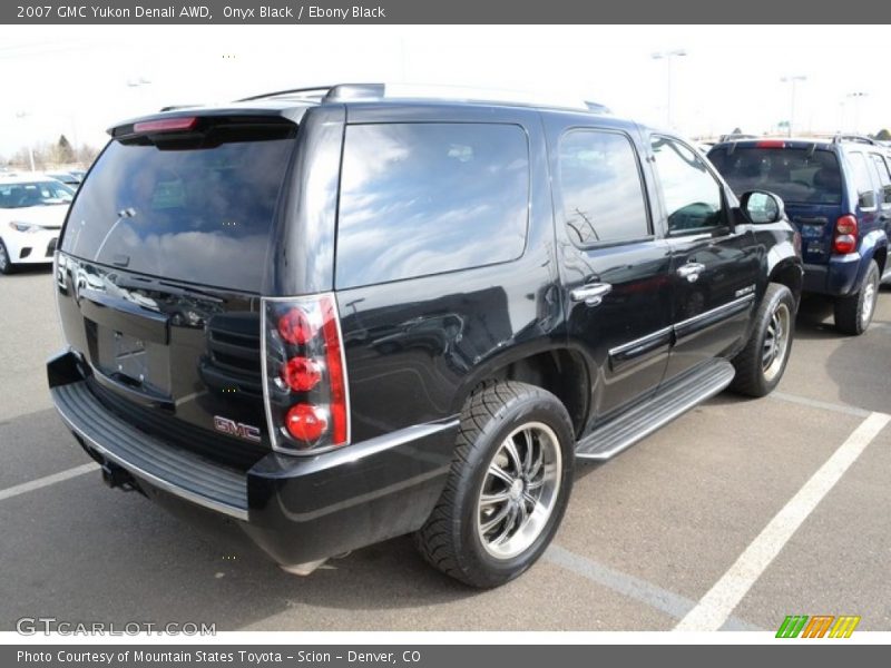 Onyx Black / Ebony Black 2007 GMC Yukon Denali AWD