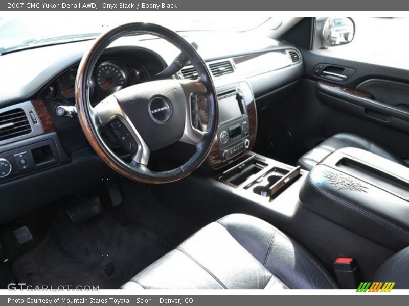 Onyx Black / Ebony Black 2007 GMC Yukon Denali AWD