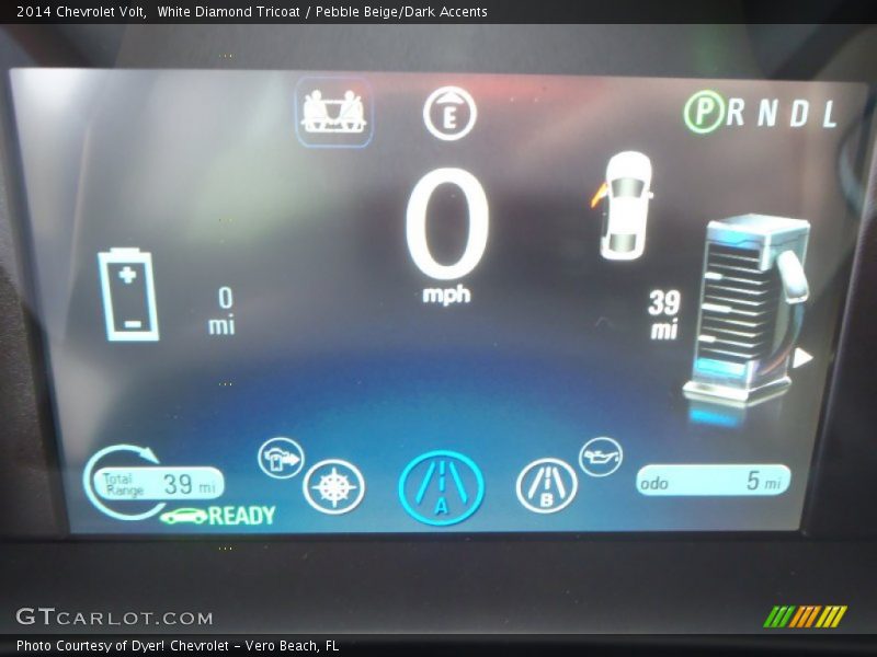 White Diamond Tricoat / Pebble Beige/Dark Accents 2014 Chevrolet Volt