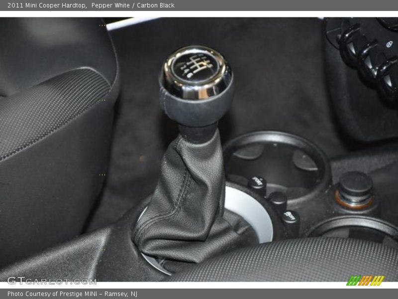 Pepper White / Carbon Black 2011 Mini Cooper Hardtop