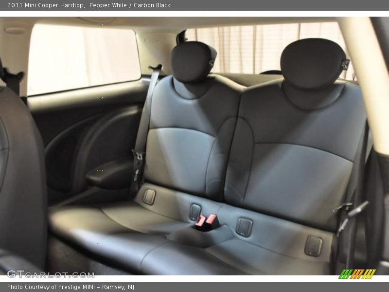 Pepper White / Carbon Black 2011 Mini Cooper Hardtop