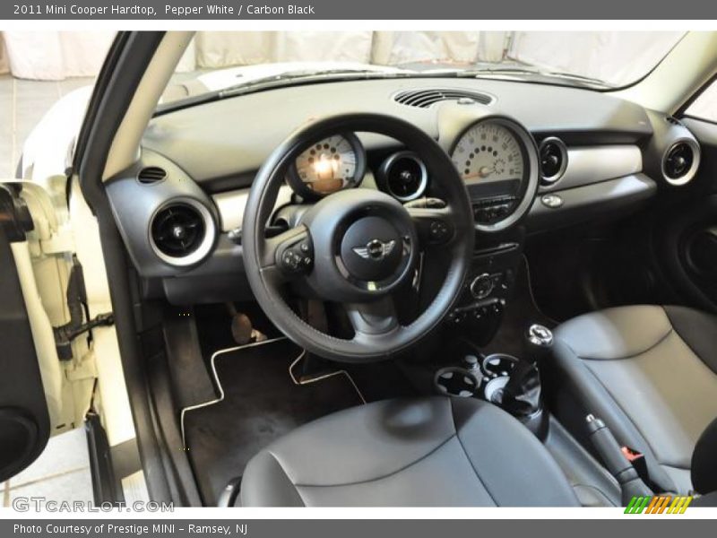 Pepper White / Carbon Black 2011 Mini Cooper Hardtop