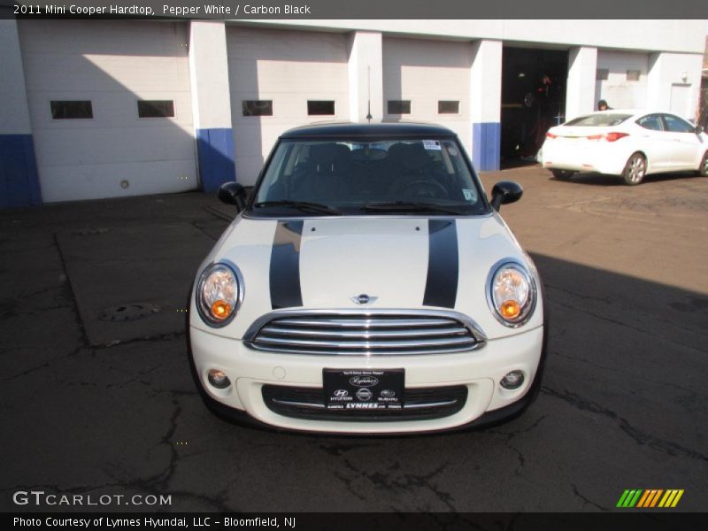 Pepper White / Carbon Black 2011 Mini Cooper Hardtop