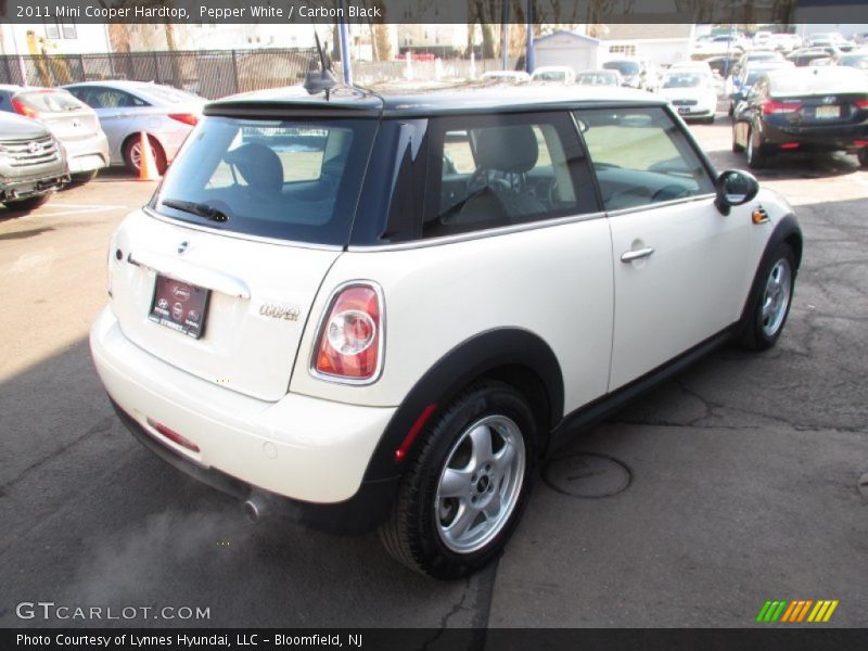 Pepper White / Carbon Black 2011 Mini Cooper Hardtop