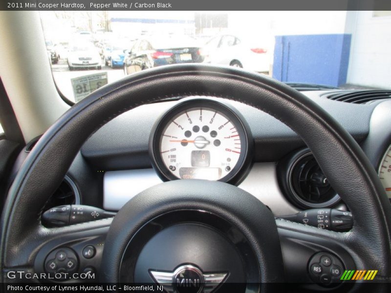 Pepper White / Carbon Black 2011 Mini Cooper Hardtop