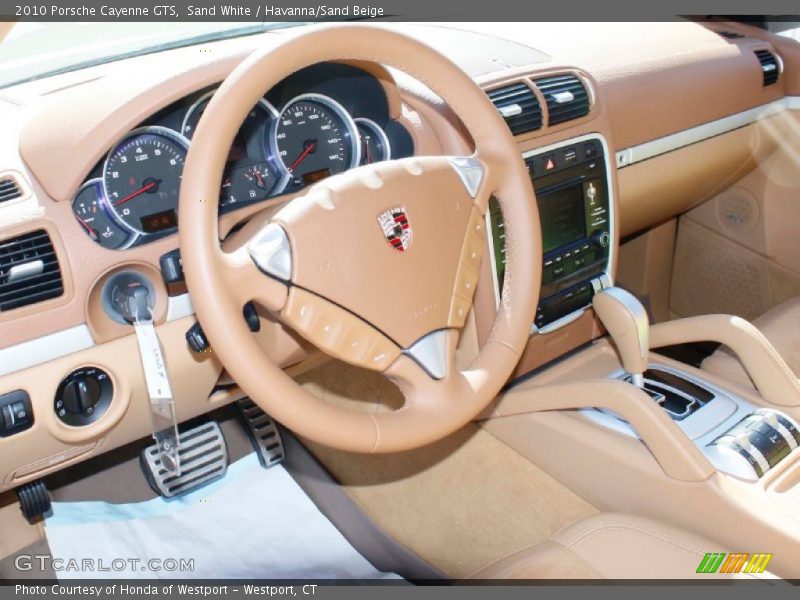 Sand White / Havanna/Sand Beige 2010 Porsche Cayenne GTS