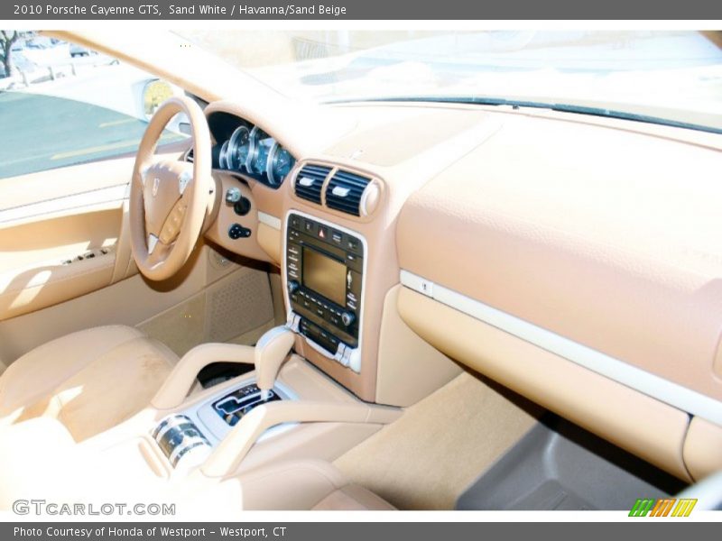 Sand White / Havanna/Sand Beige 2010 Porsche Cayenne GTS