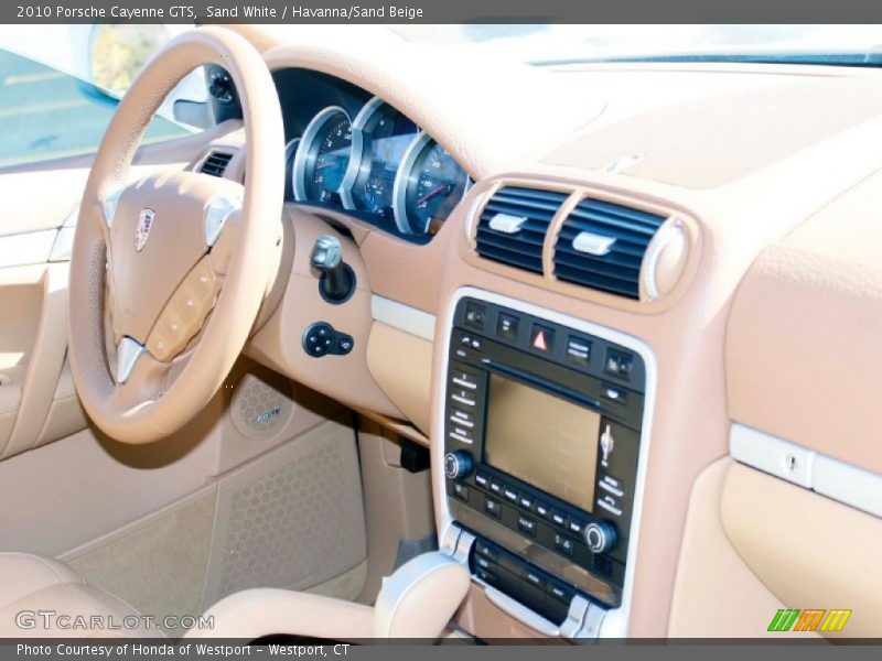 Sand White / Havanna/Sand Beige 2010 Porsche Cayenne GTS