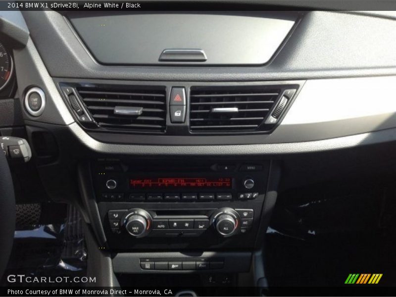 Alpine White / Black 2014 BMW X1 sDrive28i