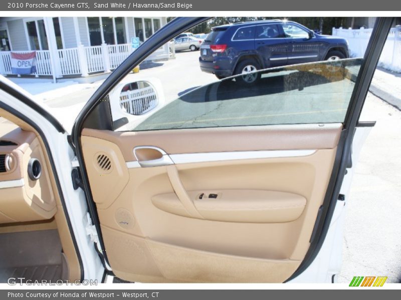 Sand White / Havanna/Sand Beige 2010 Porsche Cayenne GTS
