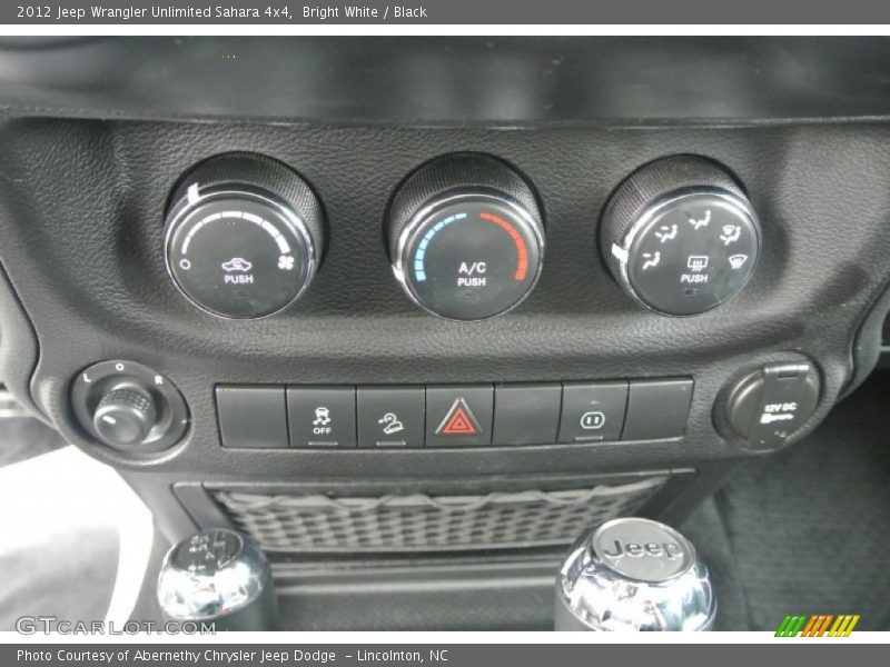 Bright White / Black 2012 Jeep Wrangler Unlimited Sahara 4x4