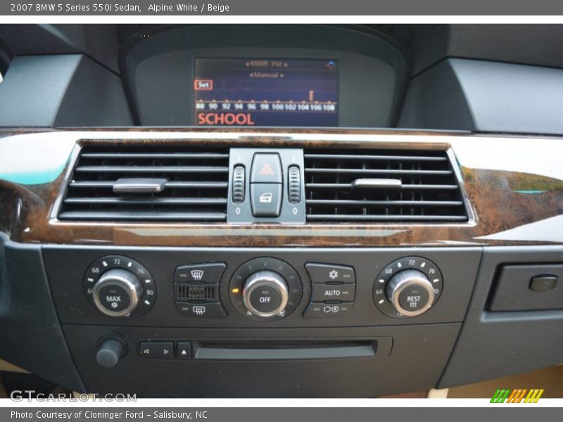 Alpine White / Beige 2007 BMW 5 Series 550i Sedan