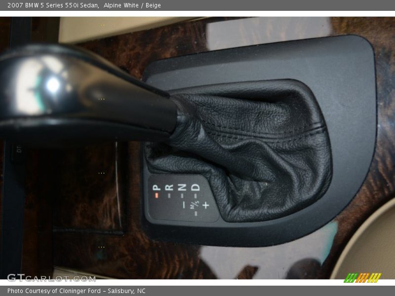Alpine White / Beige 2007 BMW 5 Series 550i Sedan