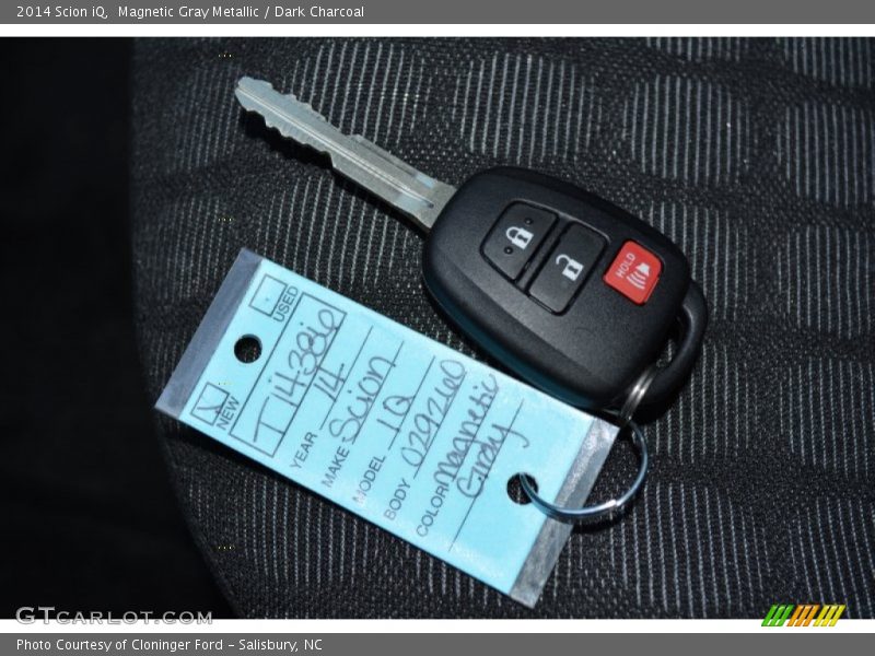 Magnetic Gray Metallic / Dark Charcoal 2014 Scion iQ