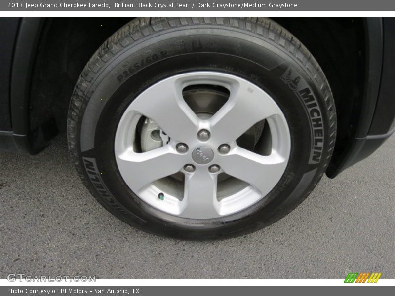 Brilliant Black Crystal Pearl / Dark Graystone/Medium Graystone 2013 Jeep Grand Cherokee Laredo