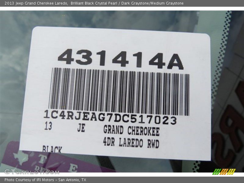 Brilliant Black Crystal Pearl / Dark Graystone/Medium Graystone 2013 Jeep Grand Cherokee Laredo