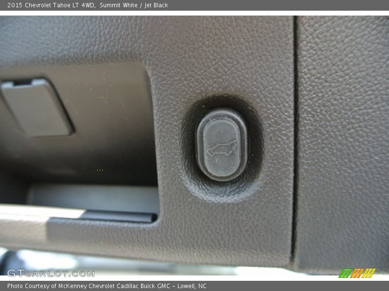 Controls of 2015 Tahoe LT 4WD