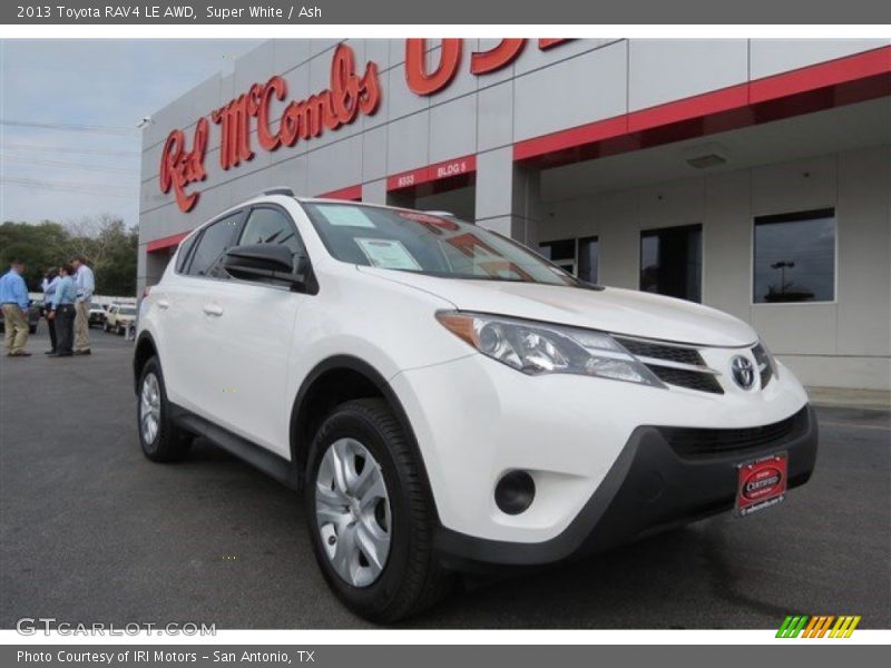 Super White / Ash 2013 Toyota RAV4 LE AWD