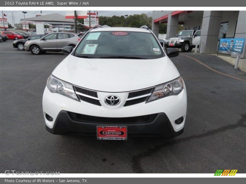 Super White / Ash 2013 Toyota RAV4 LE AWD