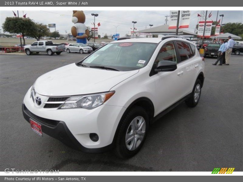 Super White / Ash 2013 Toyota RAV4 LE AWD