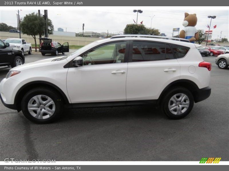 Super White / Ash 2013 Toyota RAV4 LE AWD