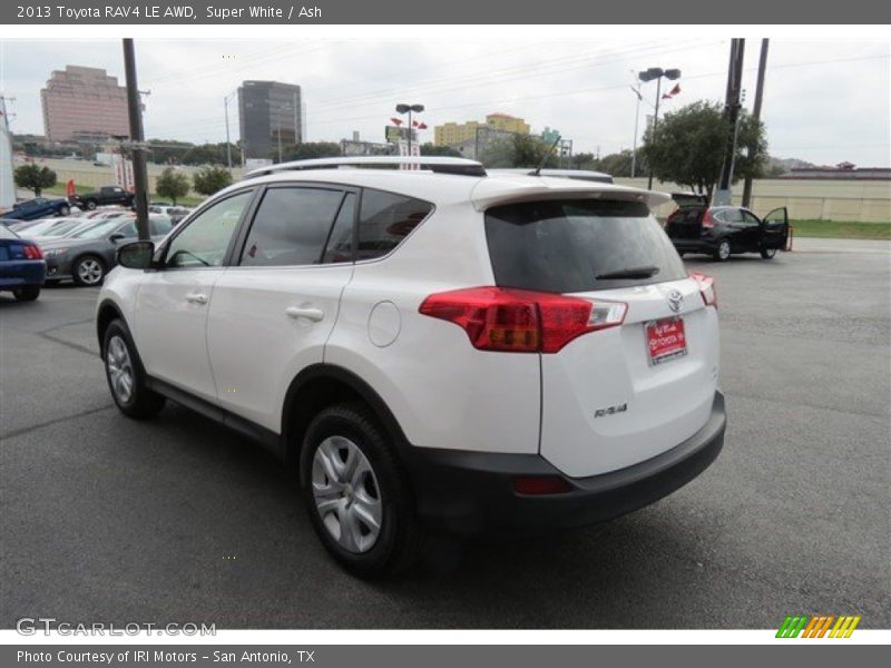 Super White / Ash 2013 Toyota RAV4 LE AWD