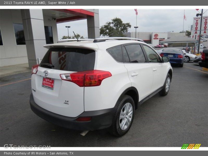 Super White / Ash 2013 Toyota RAV4 LE AWD