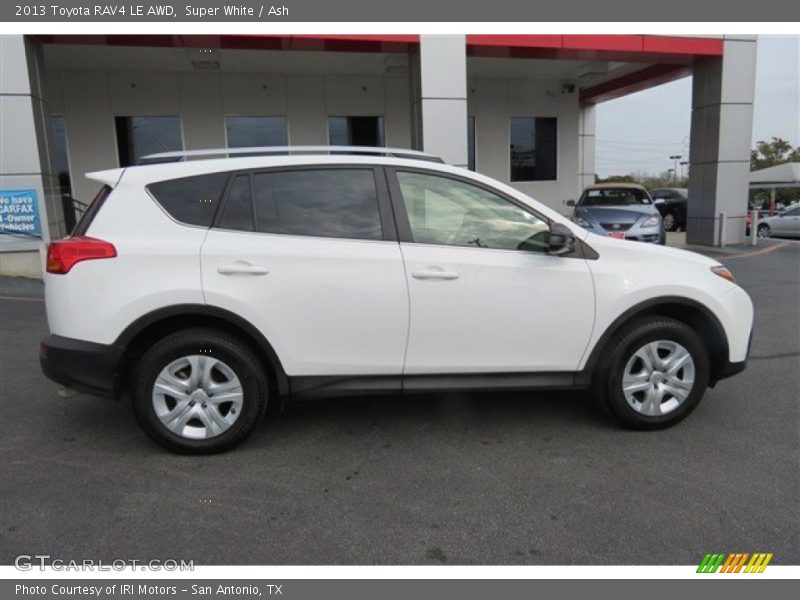 Super White / Ash 2013 Toyota RAV4 LE AWD