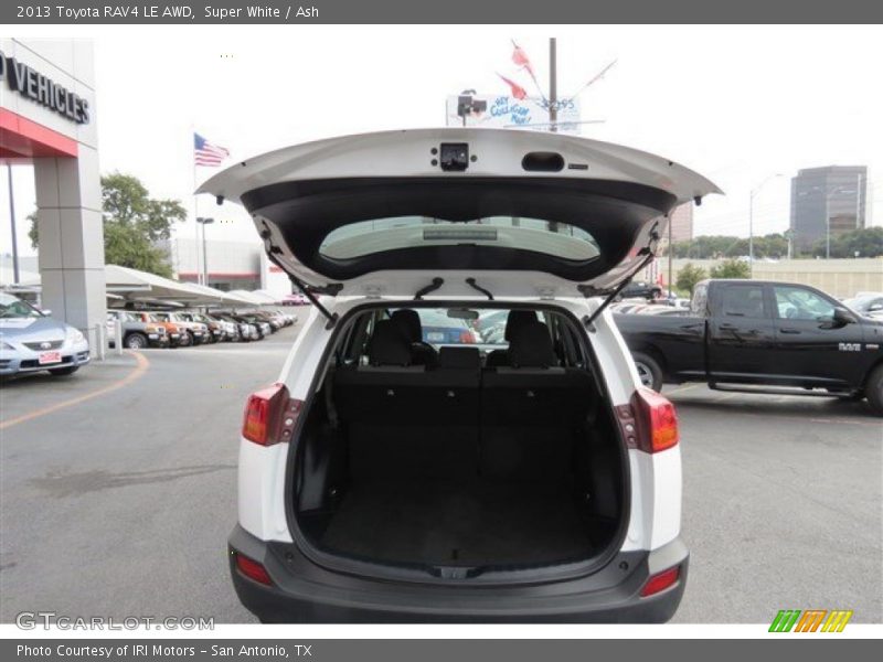 Super White / Ash 2013 Toyota RAV4 LE AWD