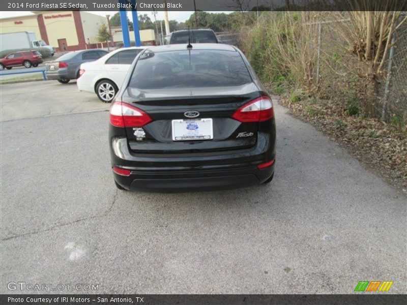 Tuxedo Black / Charcoal Black 2014 Ford Fiesta SE Sedan