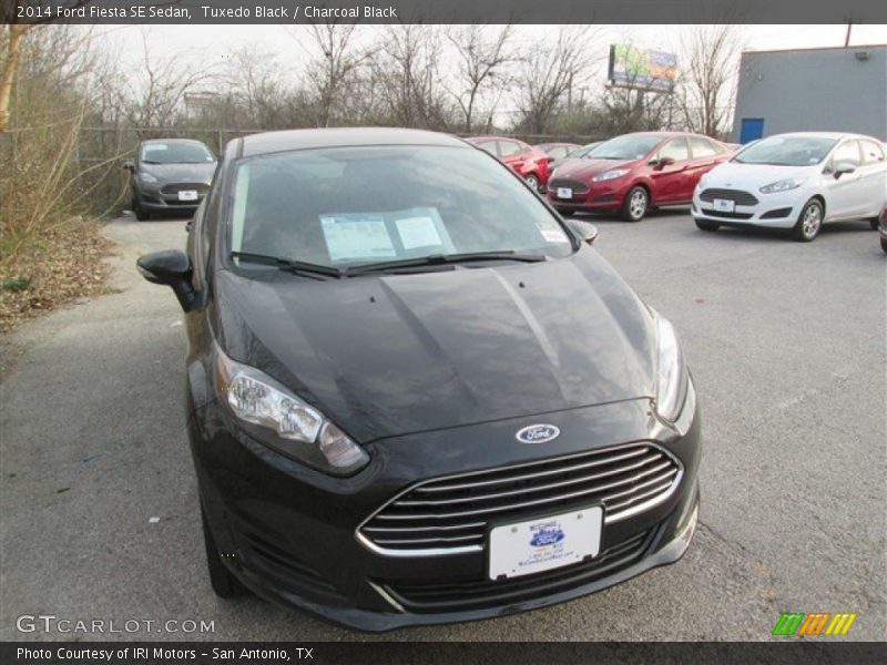 Tuxedo Black / Charcoal Black 2014 Ford Fiesta SE Sedan