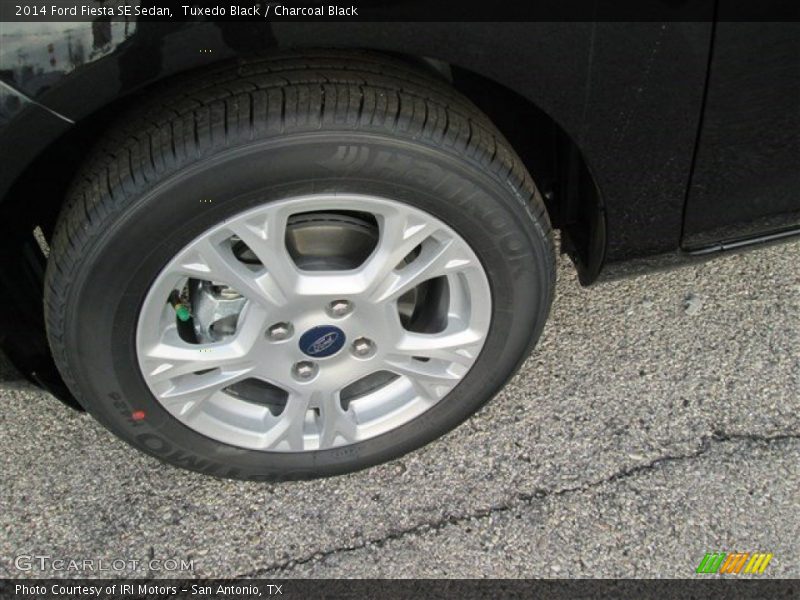 Tuxedo Black / Charcoal Black 2014 Ford Fiesta SE Sedan