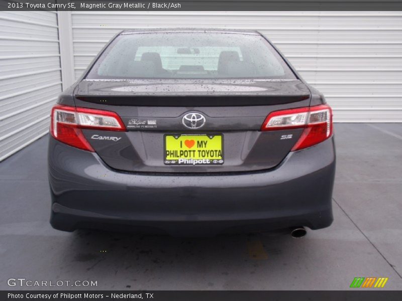 Magnetic Gray Metallic / Black/Ash 2013 Toyota Camry SE