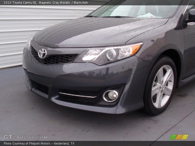 Magnetic Gray Metallic / Black/Ash 2013 Toyota Camry SE