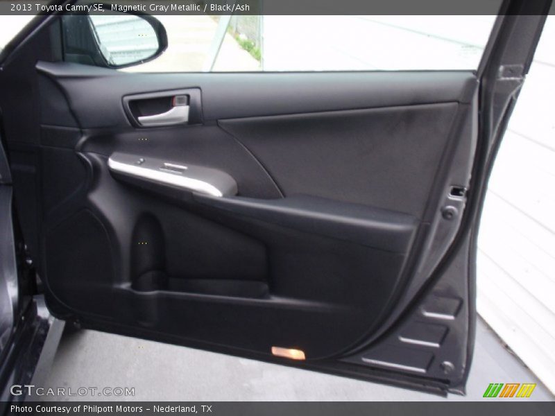 Magnetic Gray Metallic / Black/Ash 2013 Toyota Camry SE
