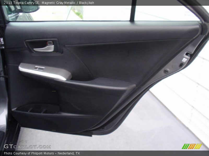 Magnetic Gray Metallic / Black/Ash 2013 Toyota Camry SE