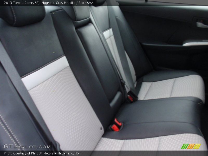 Magnetic Gray Metallic / Black/Ash 2013 Toyota Camry SE