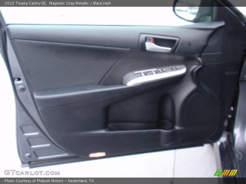 Magnetic Gray Metallic / Black/Ash 2013 Toyota Camry SE