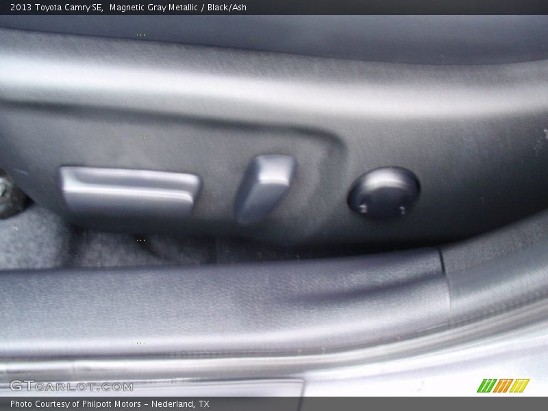 Magnetic Gray Metallic / Black/Ash 2013 Toyota Camry SE