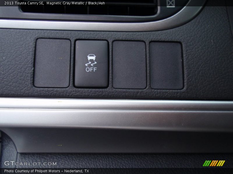 Magnetic Gray Metallic / Black/Ash 2013 Toyota Camry SE