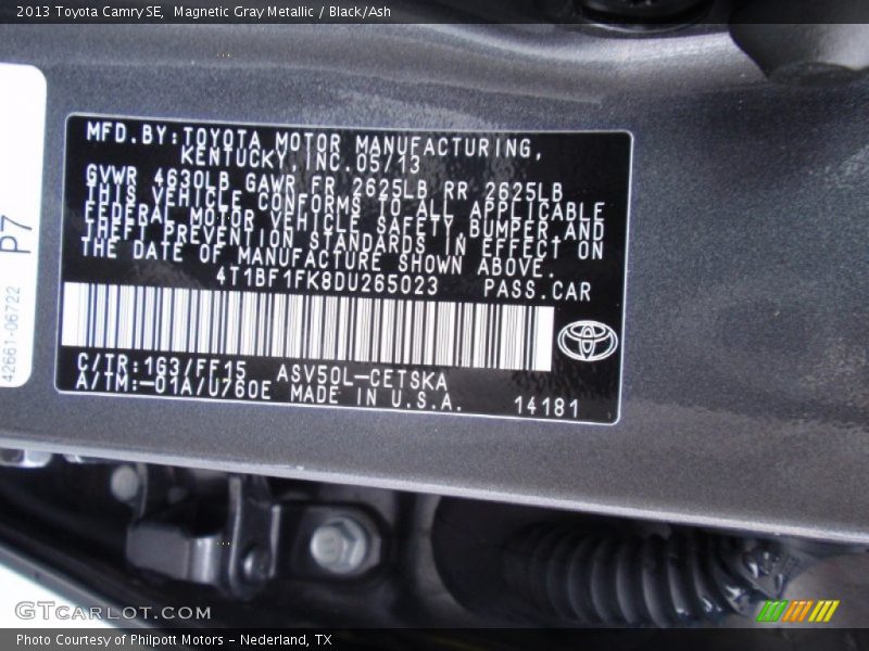 Magnetic Gray Metallic / Black/Ash 2013 Toyota Camry SE