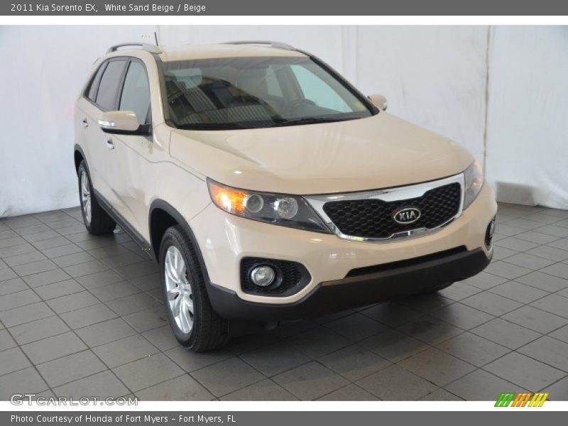White Sand Beige / Beige 2011 Kia Sorento EX