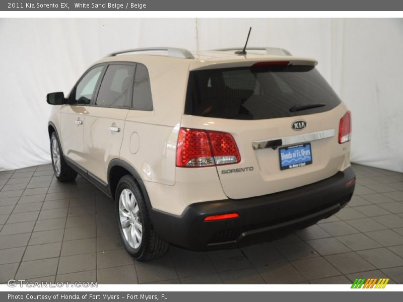 White Sand Beige / Beige 2011 Kia Sorento EX