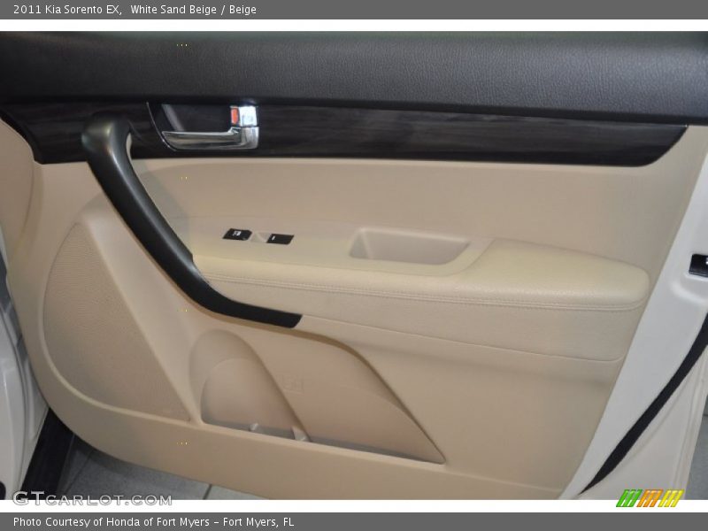 White Sand Beige / Beige 2011 Kia Sorento EX
