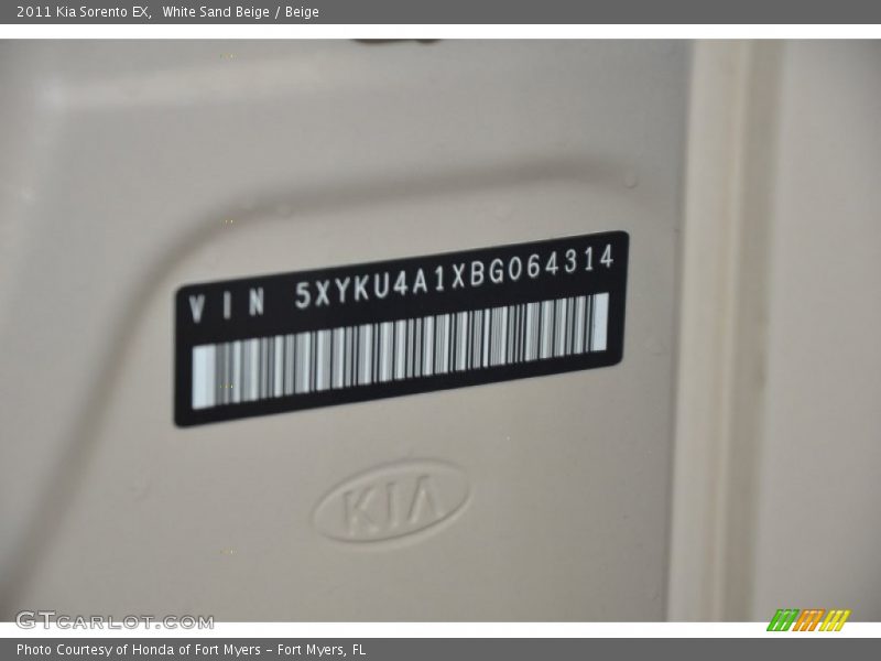 White Sand Beige / Beige 2011 Kia Sorento EX