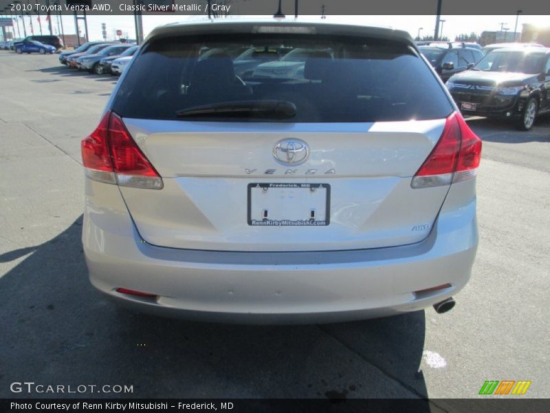 Classic Silver Metallic / Gray 2010 Toyota Venza AWD