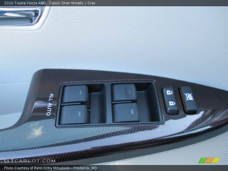 Classic Silver Metallic / Gray 2010 Toyota Venza AWD